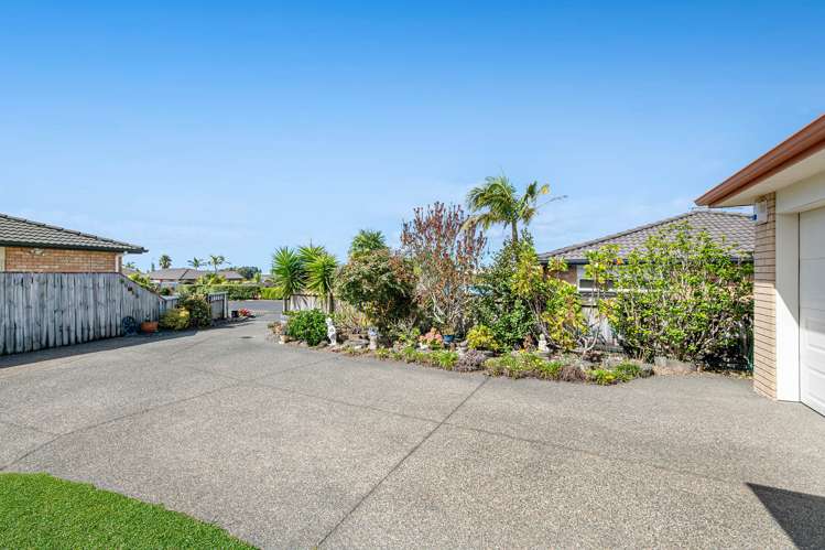 18 Chesterfield Way Orewa_22