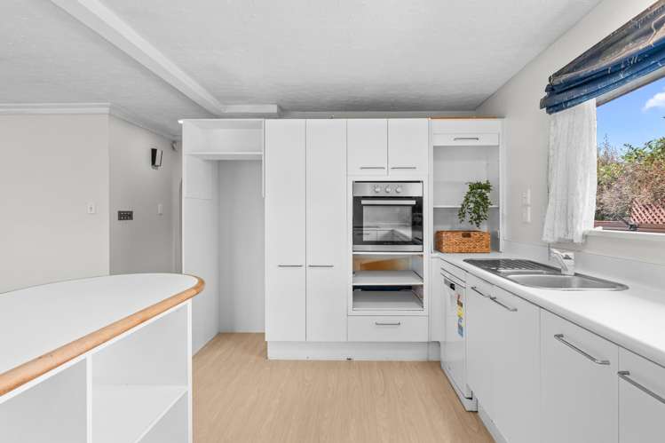 17 Yellowstone Crescent Burwood_10