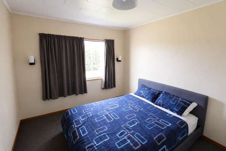 396 Ormond Road Lytton West_5