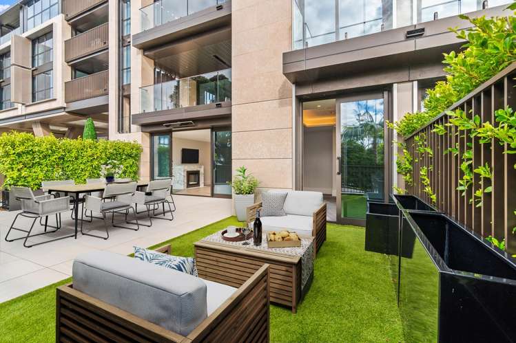 102/4 Victoria Avenue_0