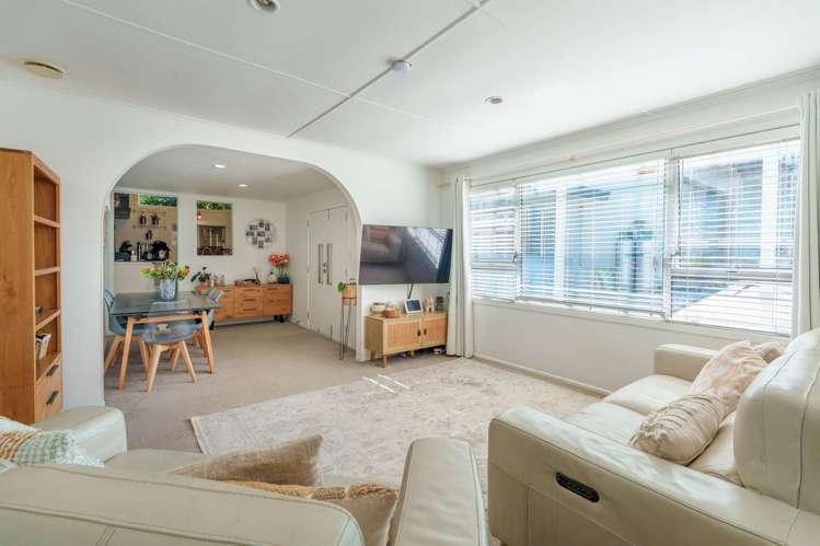 2/54 Lyons Avenue Murrays Bay_2