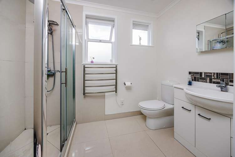 1/1 Cooper Place Papakura_11