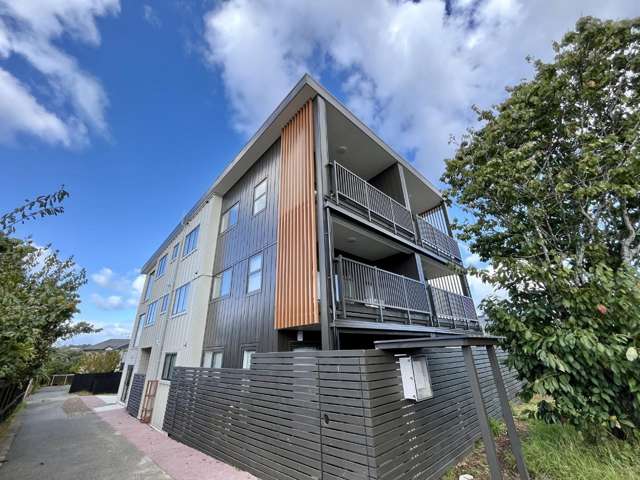 Modern 2-Bedroom Apartment in the Heart of Mount Wellington