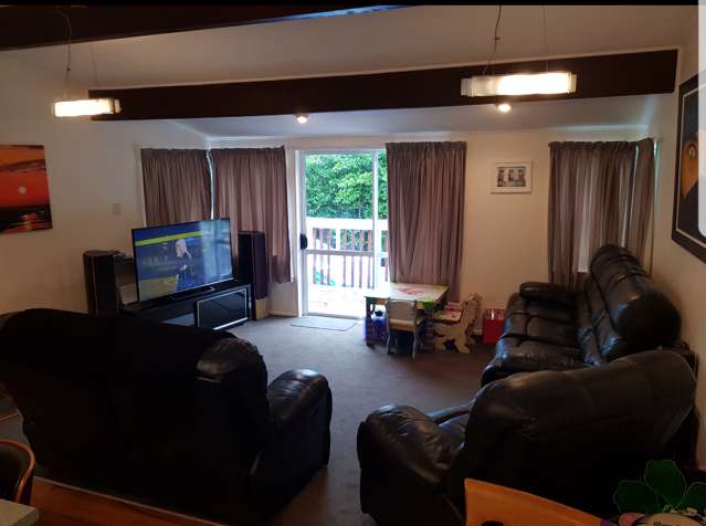 1/14 Segedin Place Glenfield_3