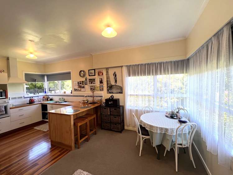 21 Brookes Terrace Waitara_17