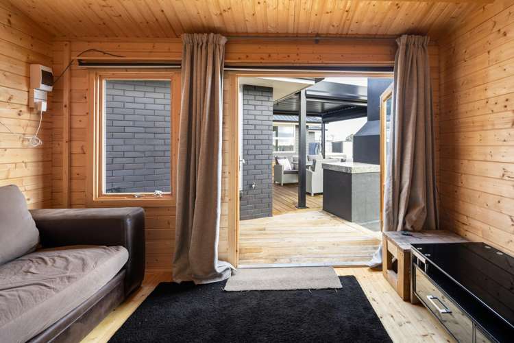 15 Hyatt Close Leamington_30