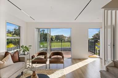2/1 Matipo Road_1