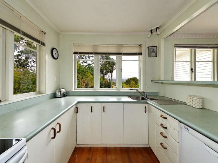 6 Deane Avenue Titirangi_11