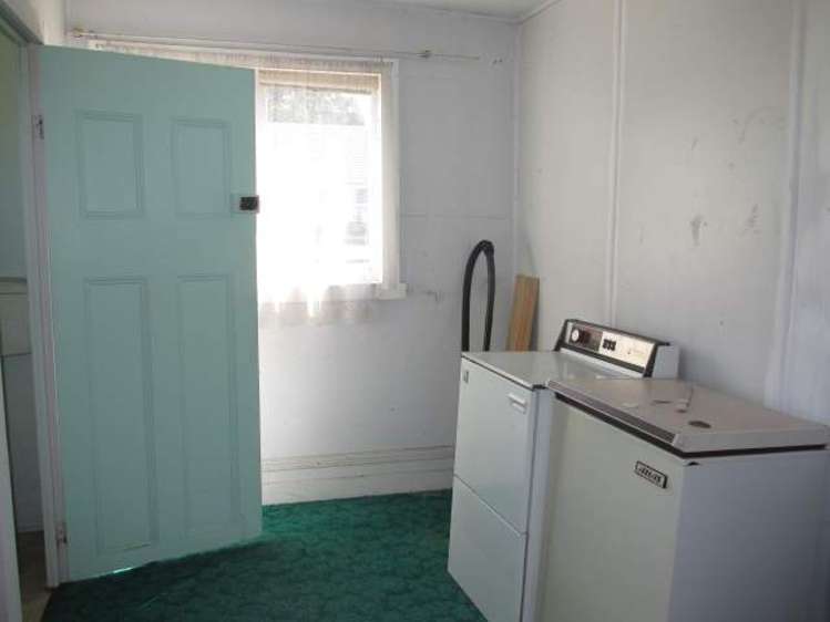 85 Shiel Street Reefton_16