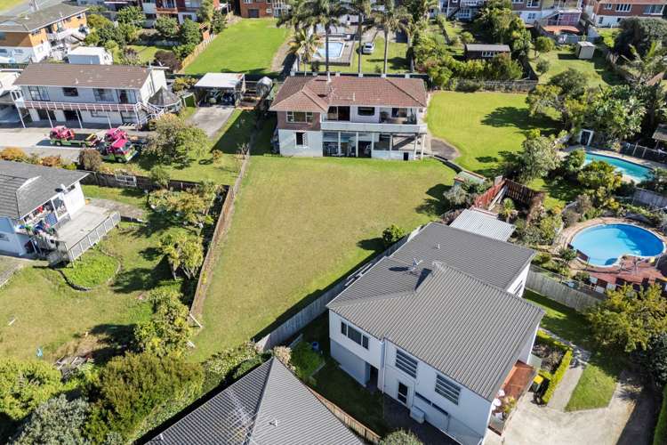 2 Wakeling Avenue Te Atatu South_21