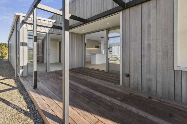 146 Burdon Loop Lake Hawea_14