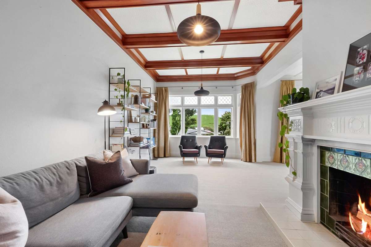 533 Devon Street West_1