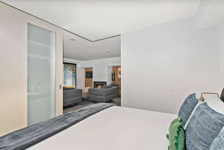 2/2 Powder Terrace Arthurs Point_9