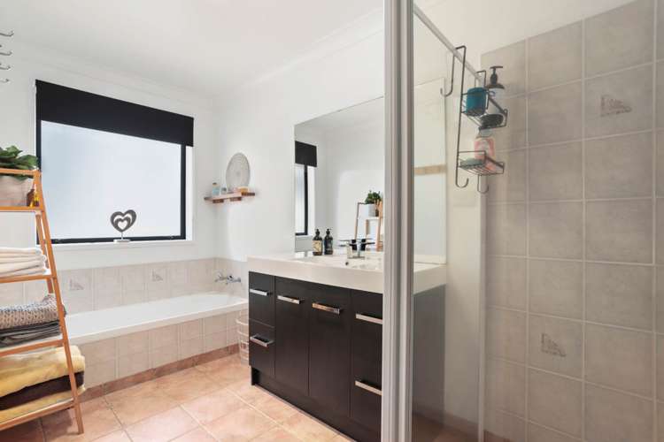 69 Sylvan Crescent Te Atatu South_13