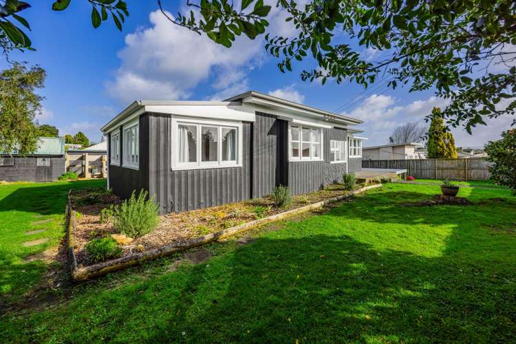 35 VICTORIA AVENUE Waiuku_6