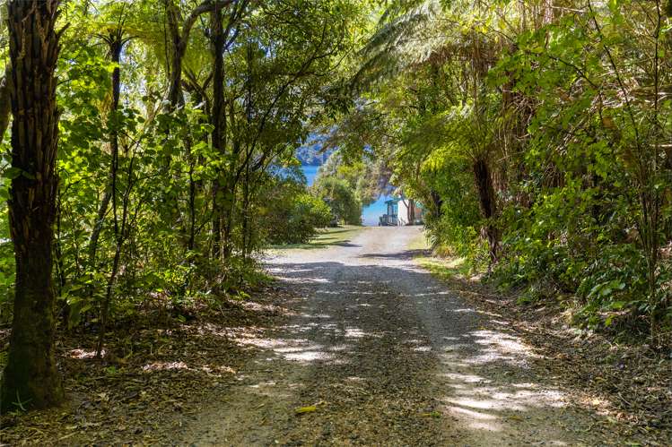 2121 Queen Charlotte Drive Anakiwa and Surrounds_16