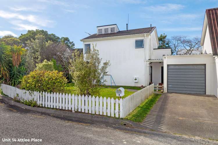 12 and 13 Attlee Place Gisborne_15