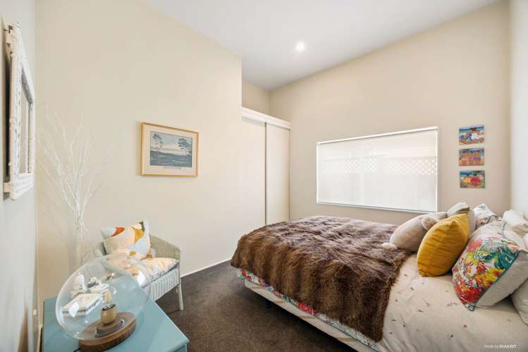 2/10 Dunn Place Farm Cove_16