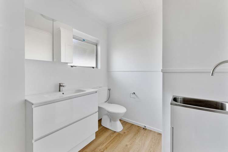 24b & 24c Omata Road Marfell_9