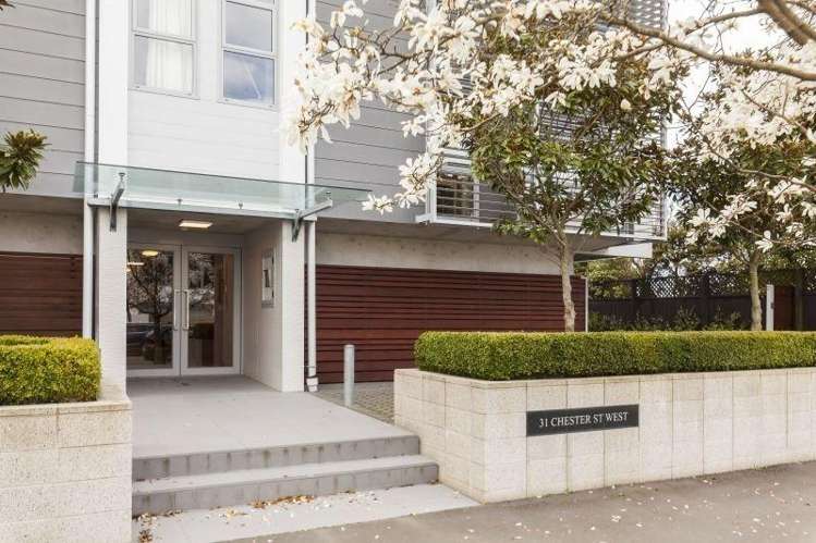 8/31 Chester Street West_0