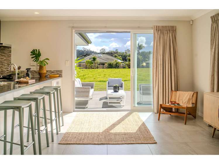 6 Halyard Loop Haruru_1