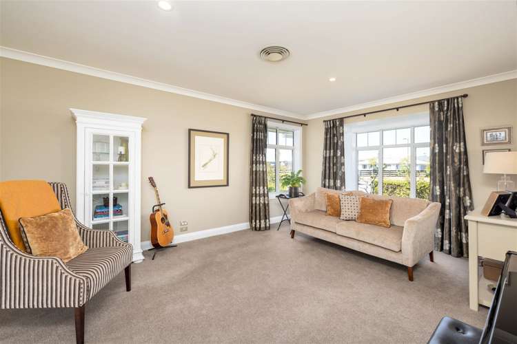 76 Carnaveron Drive Lincoln_9