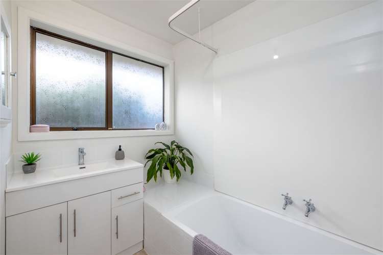 62 Kathleen Crescent Hornby_10