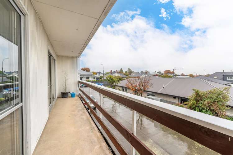 2/95 Avenue Road West End_3