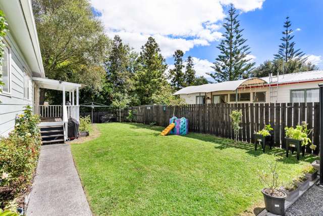 2/137 Awaroa Road Helensville_4