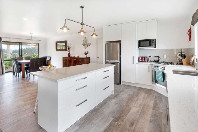 108 Valley Road Waimauku_12