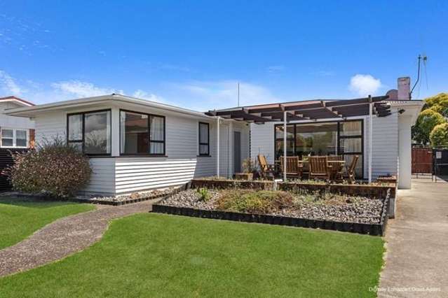 Freshly renovated 3 bedroom home in Awapuni!