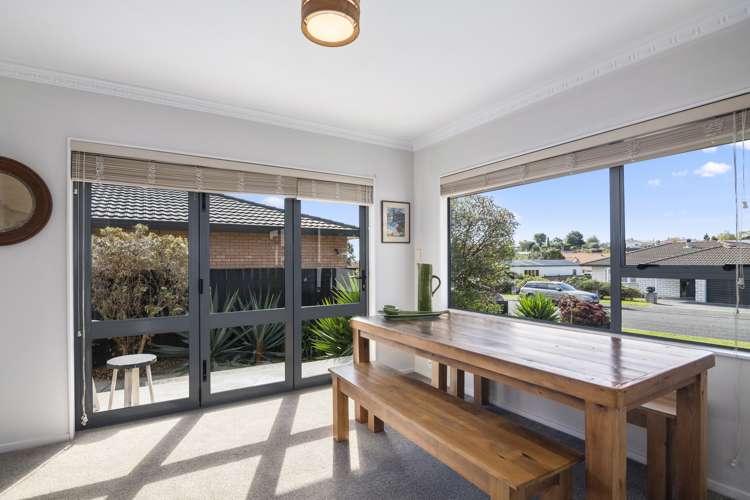 53 Olympus Way Richmond_3