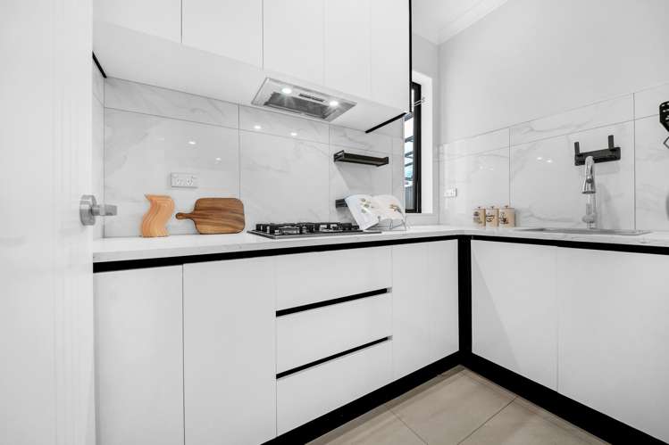 81 Tir Conaill Avenue Flat Bush_13