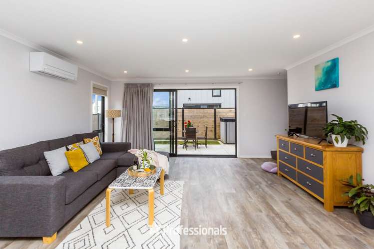 24 Reakes Crescent Wallaceville_5