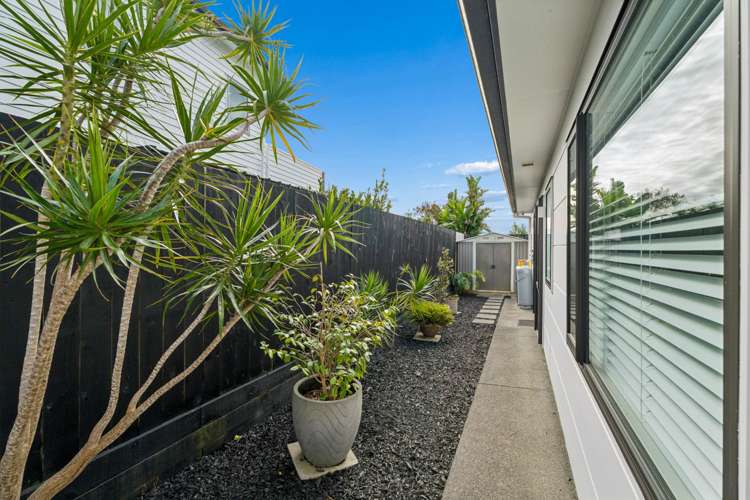 84 Intrepid Crescent Beachlands_27