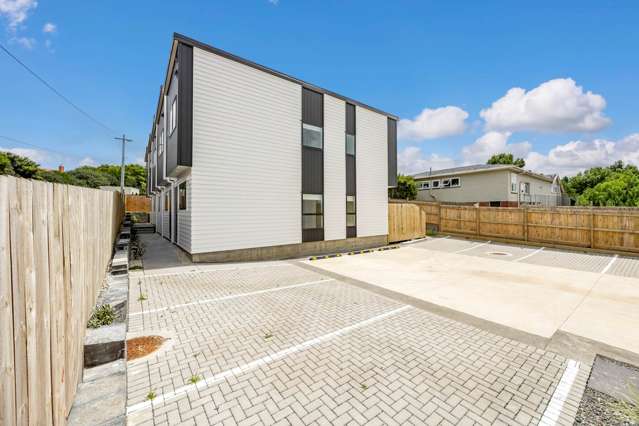 5 /36 Tiroroa Avenue Te Atatu South_1