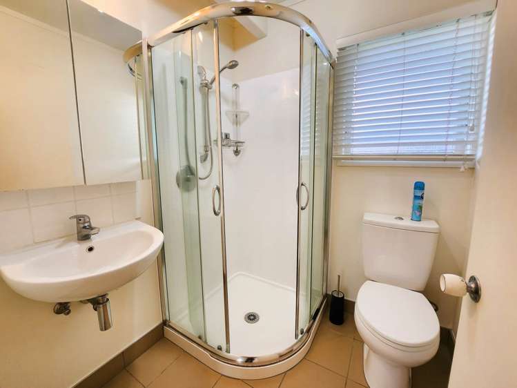 2/1 Corrella Road Belmont_7