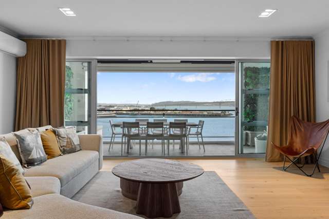 Executive Waterfront Residence