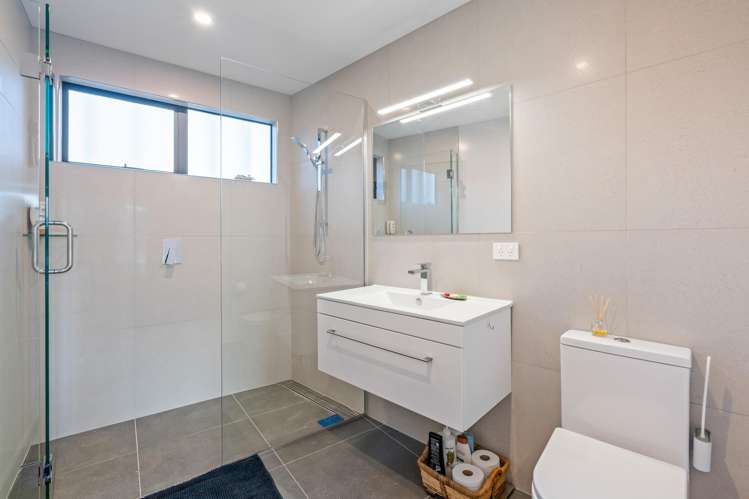 100 Mission Cove Company Bay_12