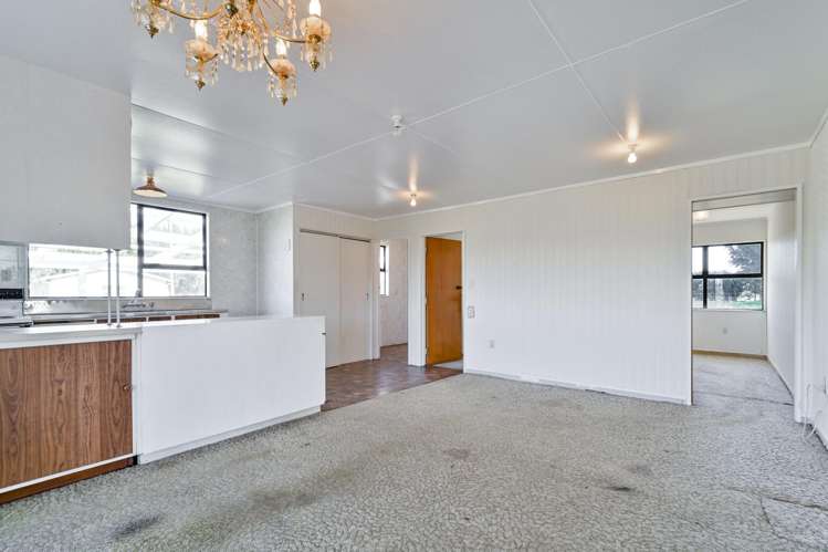 25 Stock Road Pakipaki_12