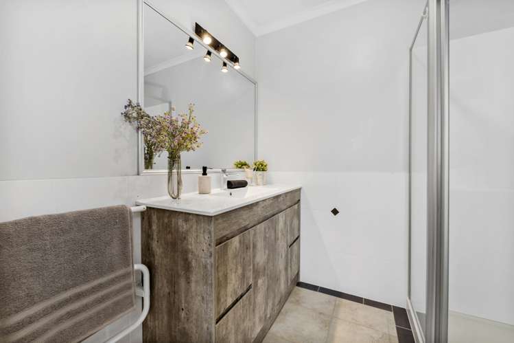 121 Cyril French Drive Flat Bush_10