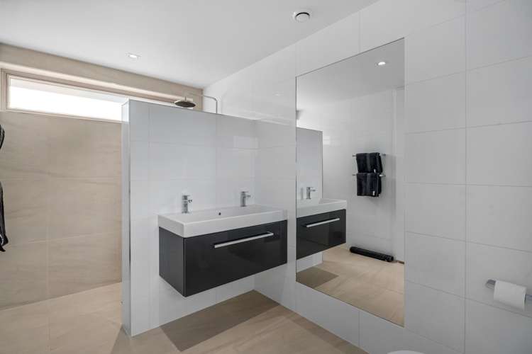 32 Edinburgh Drive Queenstown_16