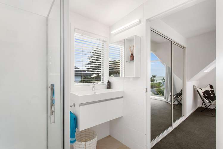 102A Esplanade Sumner_6