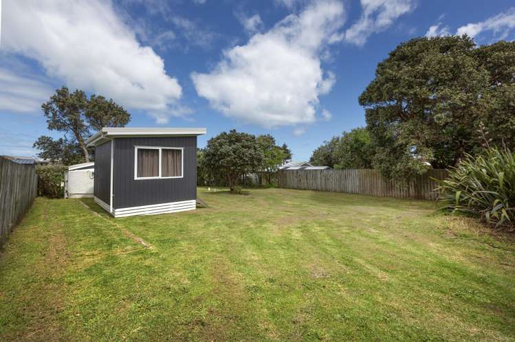 5 Bayly Street Baylys Beach_12