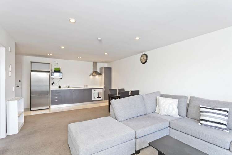 2h/86a Rockfield Road Penrose_3