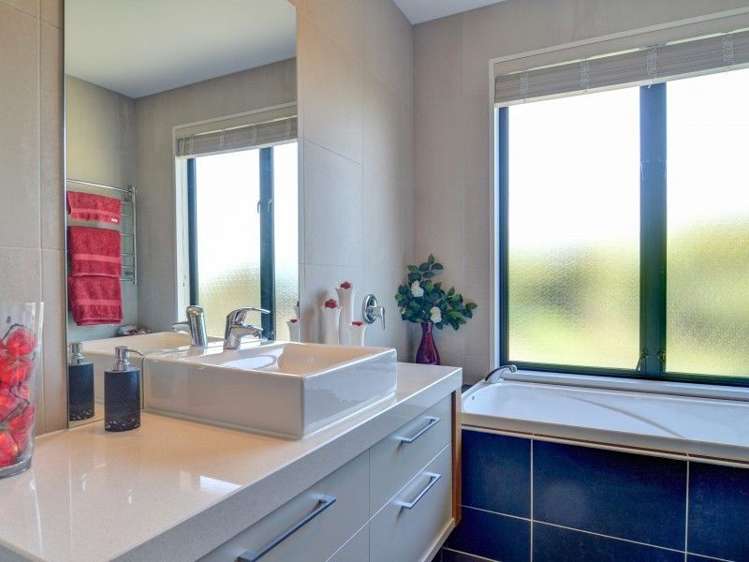 7 Reading Court Jacks Point_12