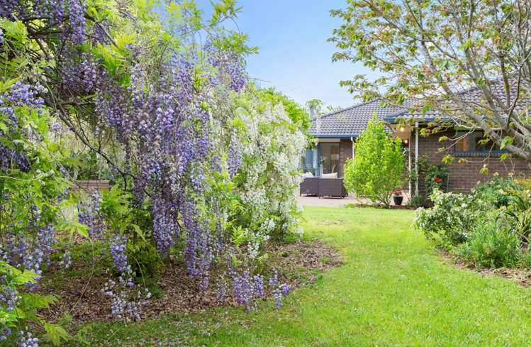 24 Awaroa Stream Drive Waiuku_17