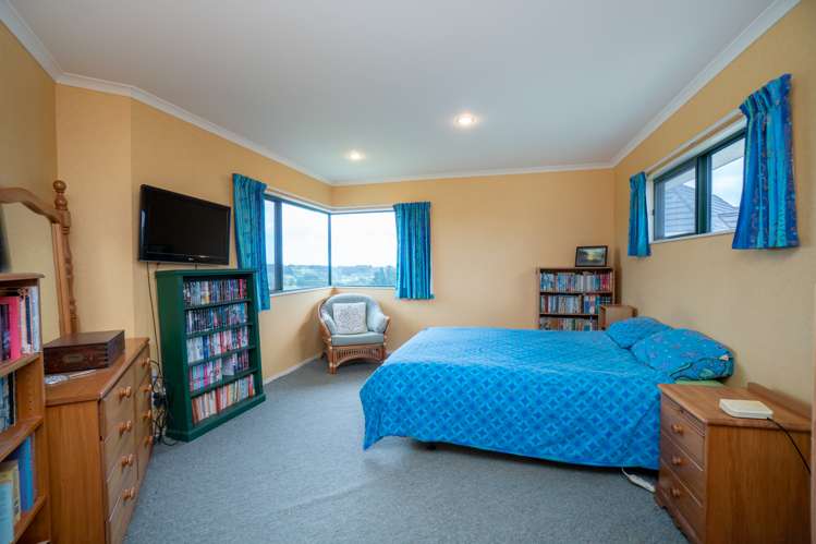 140 Pacific Drive Fitzherbert_14