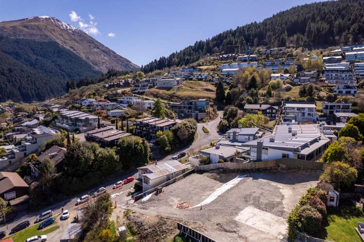 7 Edgar Street Queenstown_10