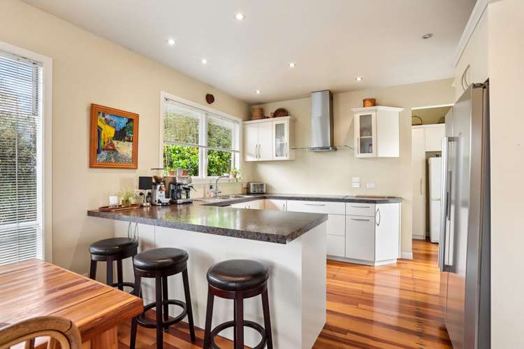 108 Takahe Road Titirangi_13
